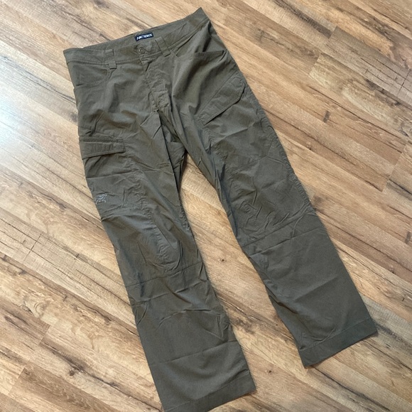 Arc'teryx Pants Arcteryx Nylon Cargo Pants Mens Size 32 In Greyish